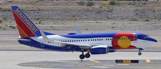 Southwest Boeing 737-7H4 N230WN Colorado, Phoenix Sky Harbor, April 12, 2015